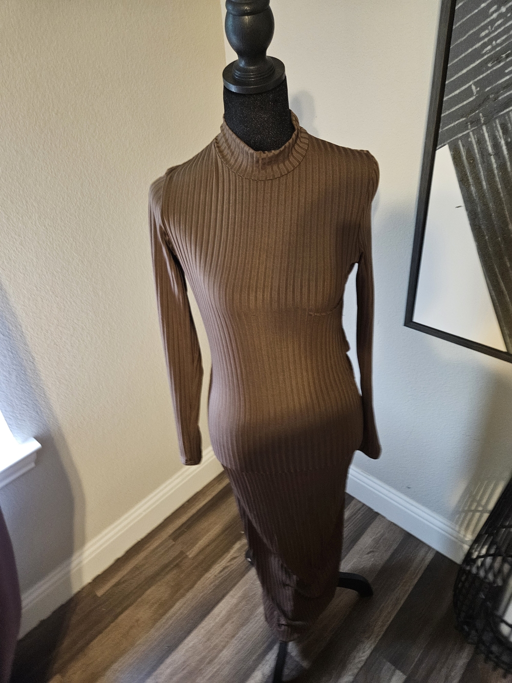 Brown Ribbed Open-Back Maxi Dress - Picture 2 of 3